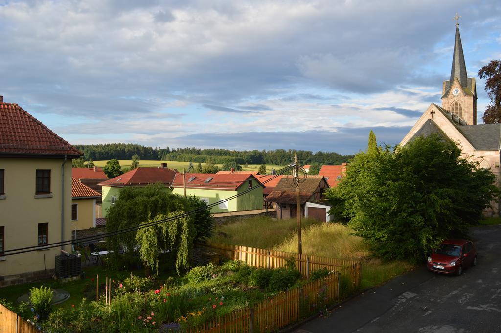 Domizil Im Schloss Apartment Hummelshain Bagian luar foto